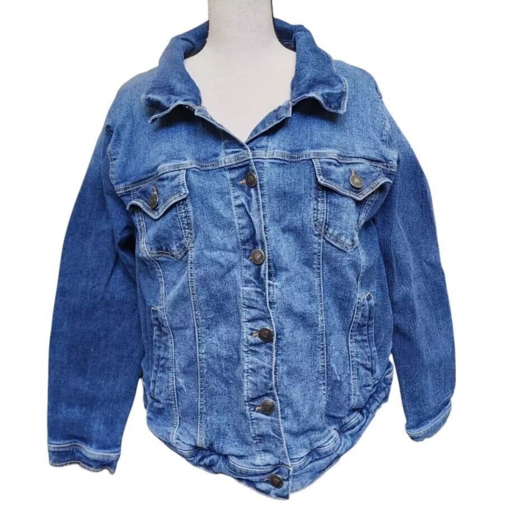 Torrid Denim Jacket Size 2/2X Pockets Button Front